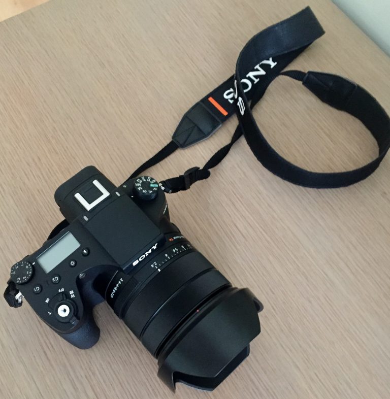 SONY RX10 III la mantis religiosa de las cámaras Bridge