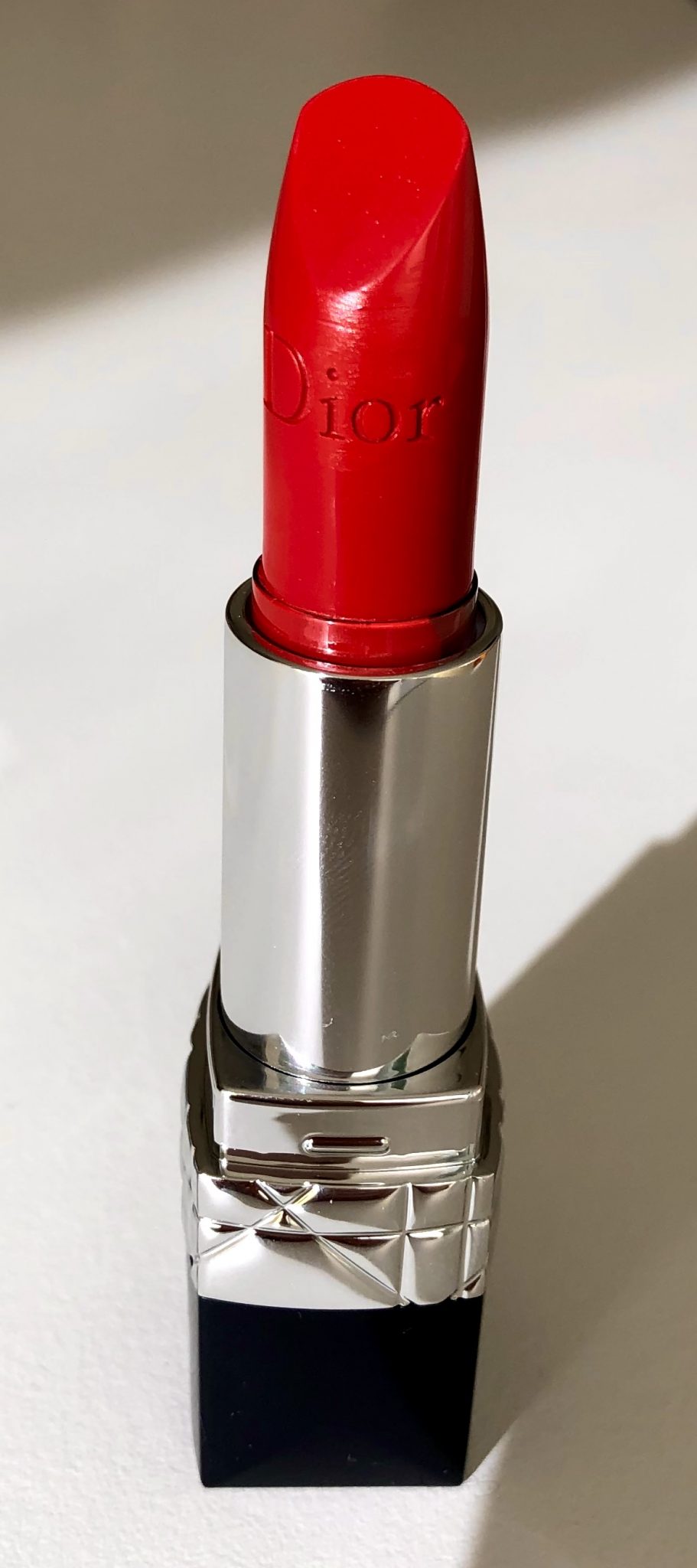 Elegantes Dior Rouge 999 Bilder