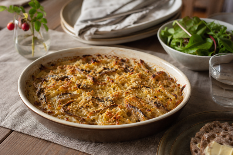 Janssons frestelse, el gratinado sueco de patata y espadín especiado